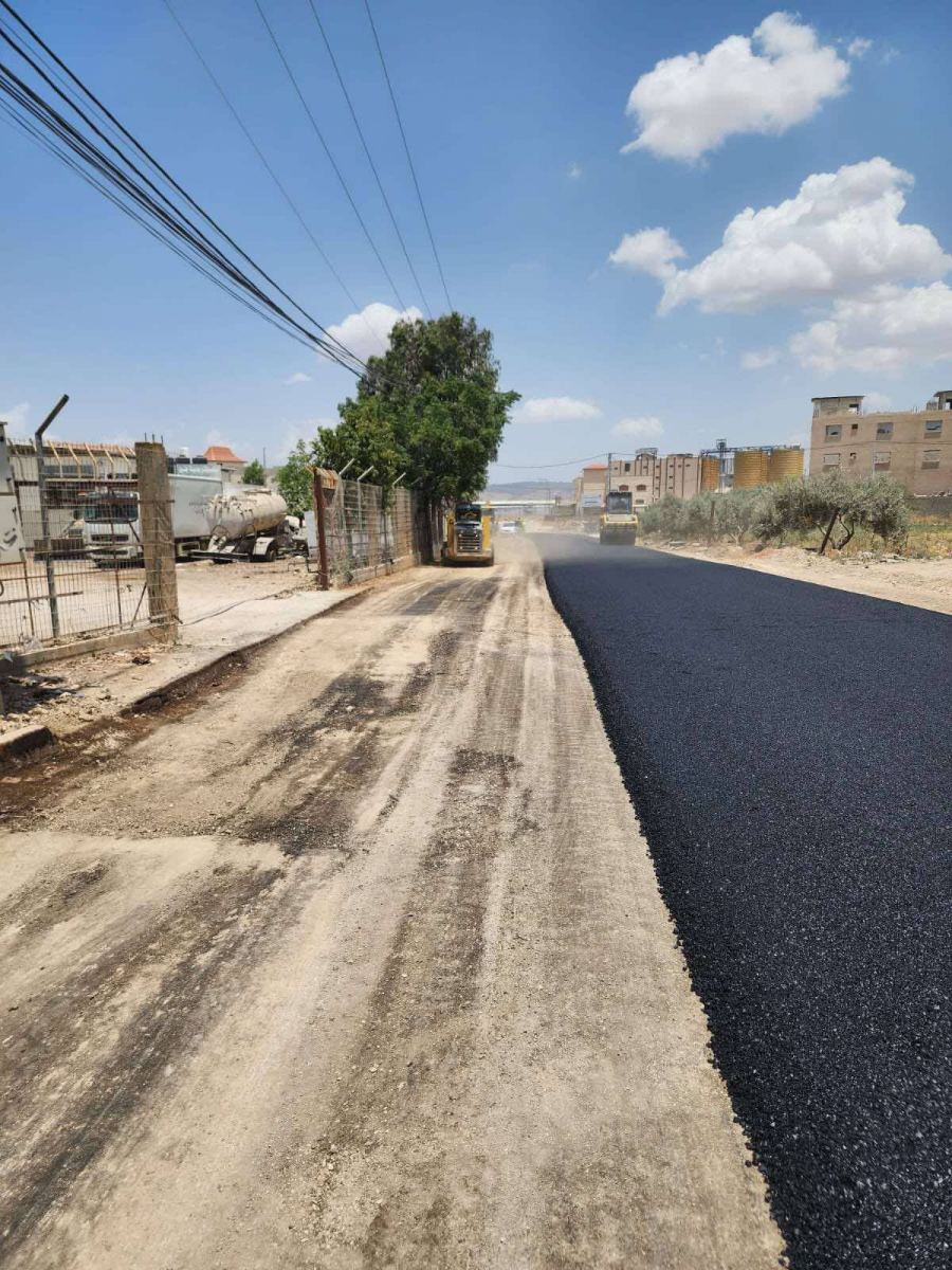 الشروع بتعبيد شارع الدينموميتر - المنطقة الصناعية